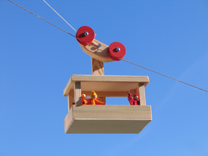 Große Seilbahn aus Holz für Kinder ab 5 Jahre